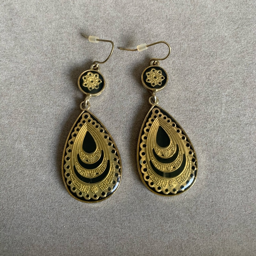 Chandelier earrings